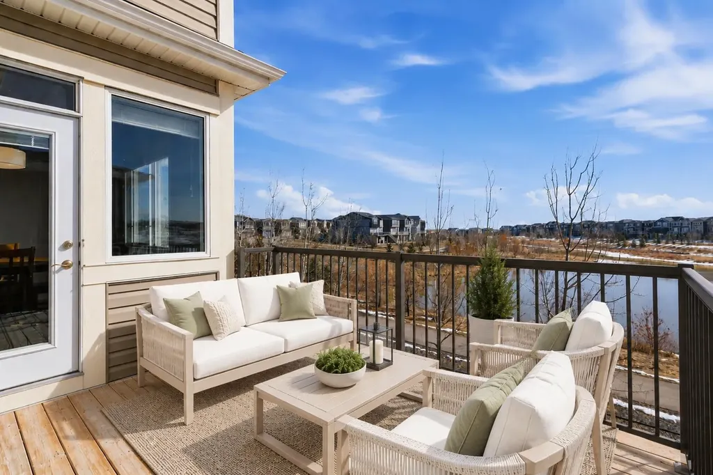 1456 Livingston Way NE Calgary AB T3P 0Z4