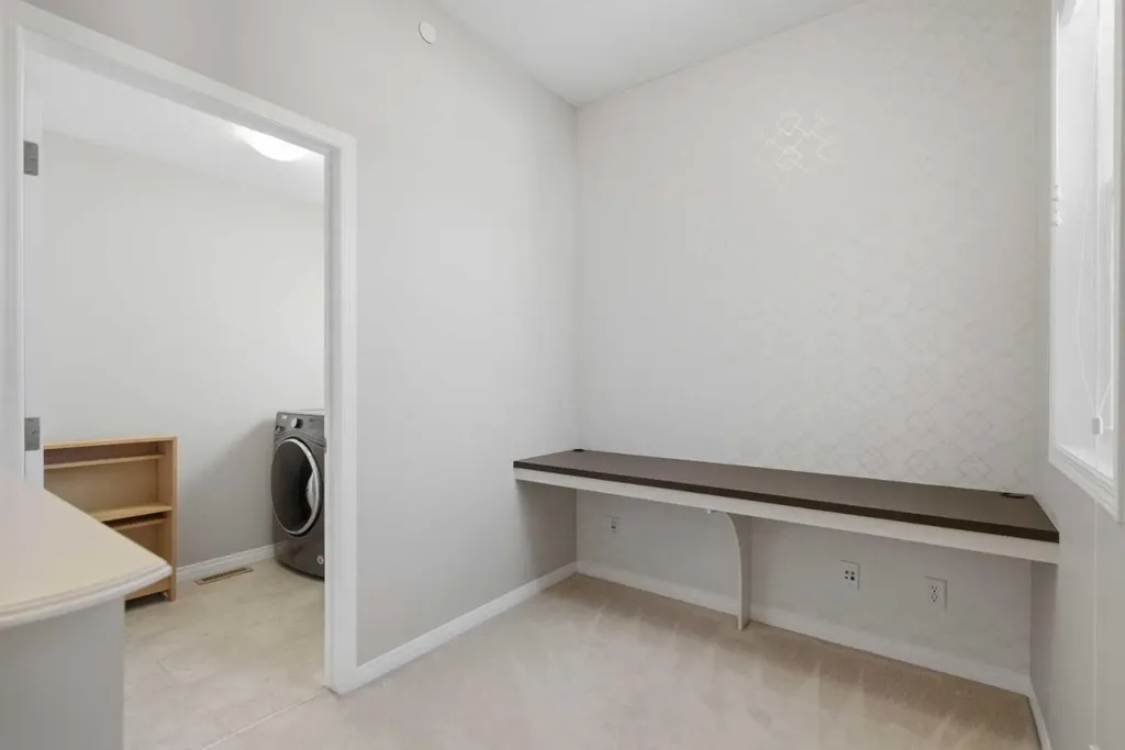 1456 Livingston Way NE Calgary AB T3P 0Z4