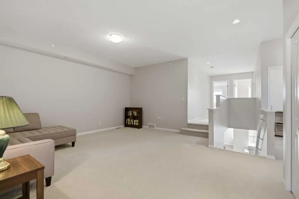 1456 Livingston Way NE Calgary AB T3P 0Z4