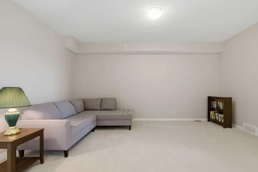 1456 Livingston Way NE Calgary AB T3P 0Z4