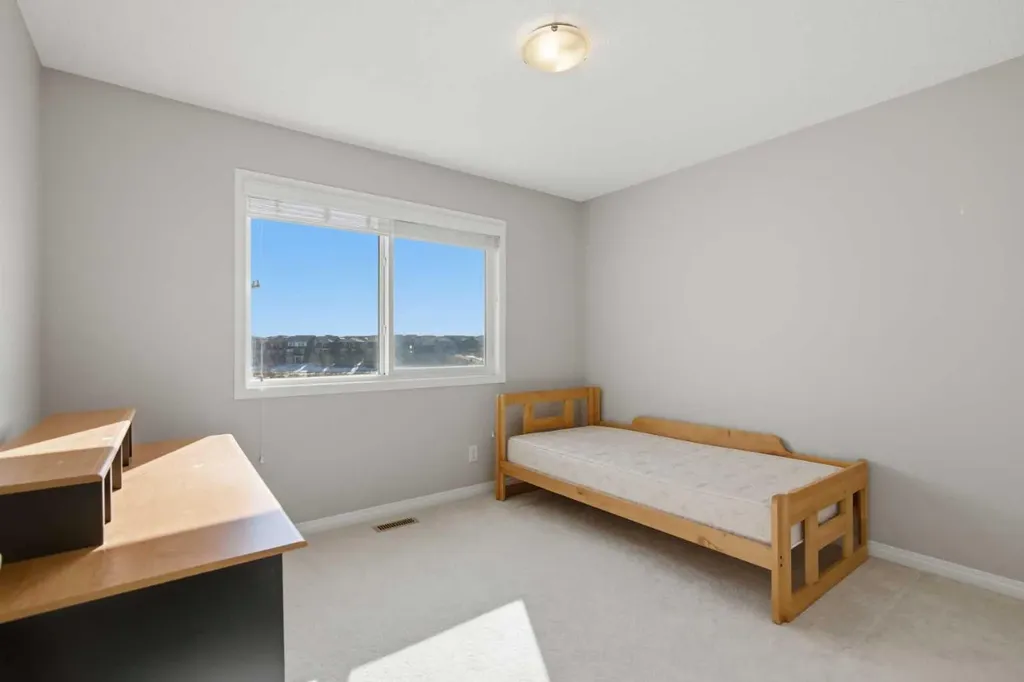1456 Livingston Way NE Calgary AB T3P 0Z4