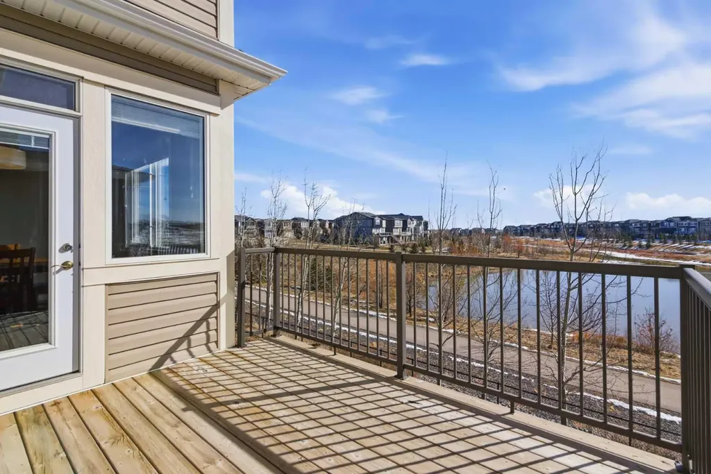 1456 Livingston Way NE Calgary AB T3P 0Z4