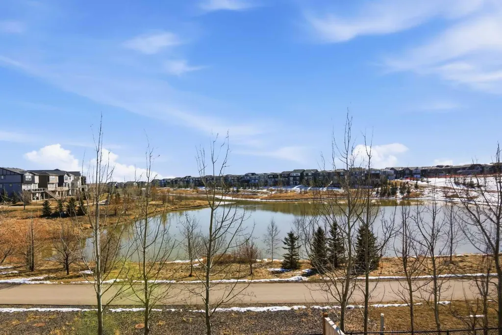 1456 Livingston Way NE Calgary AB T3P 0Z4
