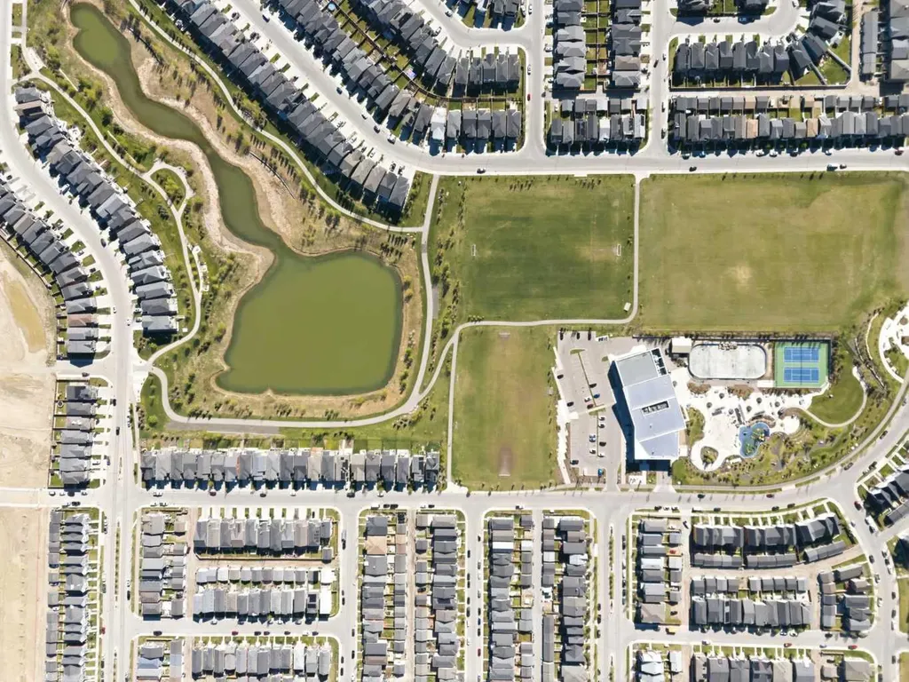 1456 Livingston Way NE Calgary AB T3P 0Z4