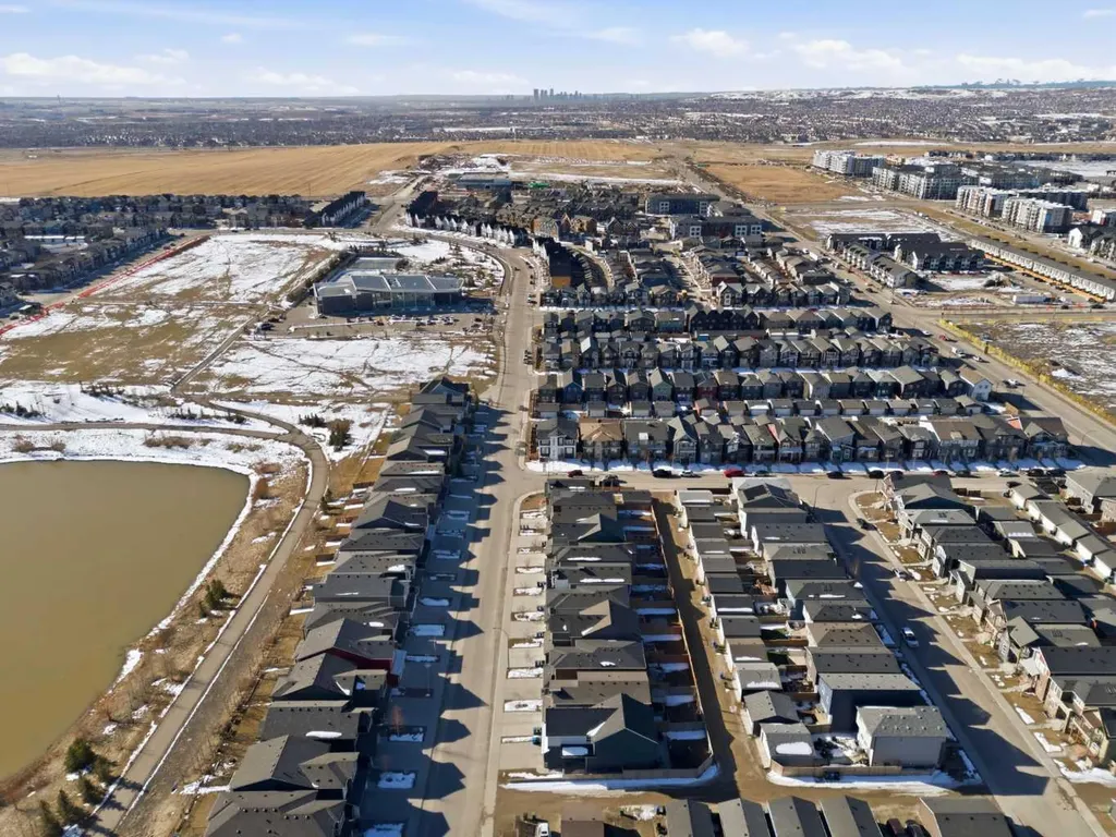 1456 Livingston Way NE Calgary AB T3P 0Z4