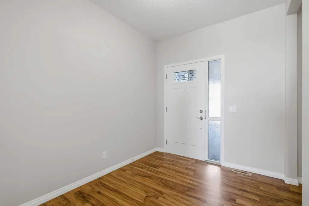 1456 Livingston Way NE Calgary AB T3P 0Z4