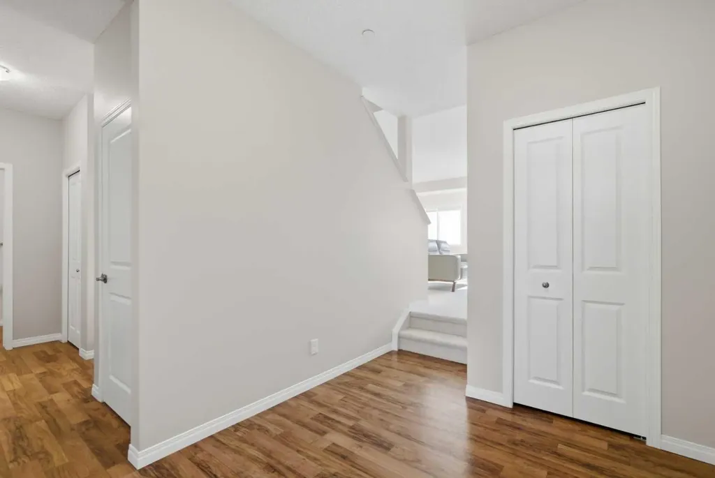 1456 Livingston Way NE Calgary AB T3P 0Z4