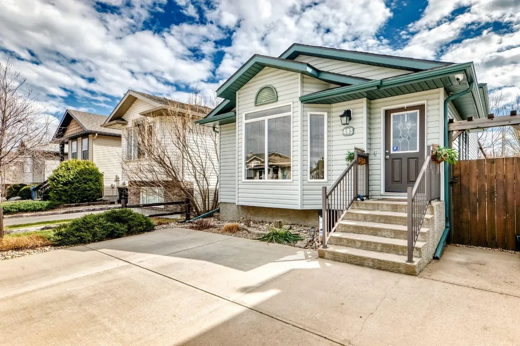493 Squamish Lane W Lethbridge AB T1K 7W7