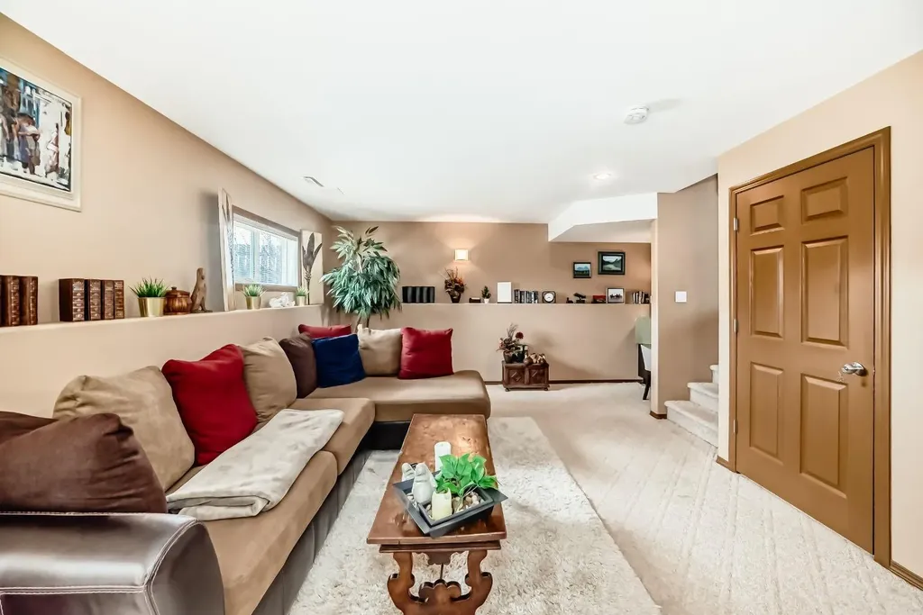 493 Squamish Lane W Lethbridge AB T1K 7W7