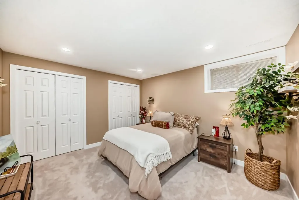 493 Squamish Lane W Lethbridge AB T1K 7W7