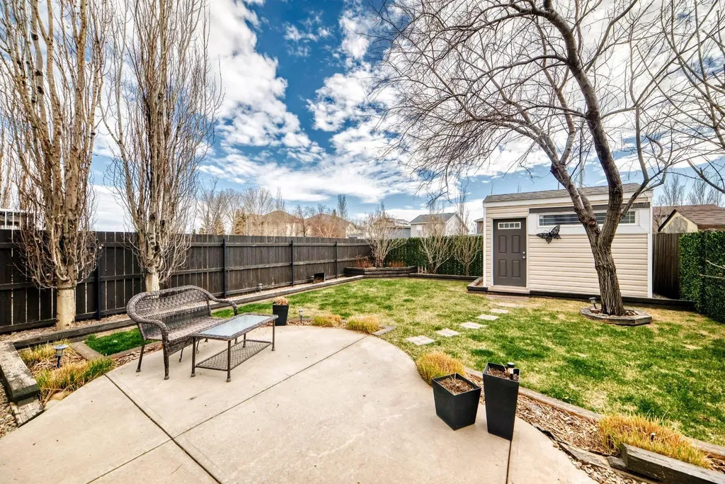 493 Squamish Lane W Lethbridge AB T1K 7W7