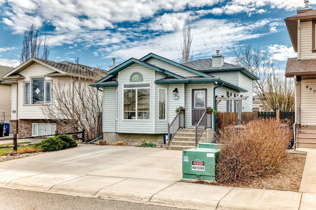 493 Squamish Lane W Lethbridge AB T1K 7W7