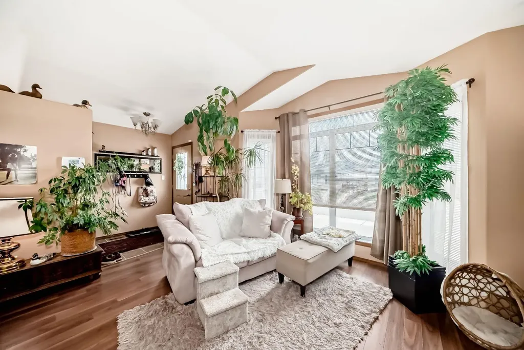 493 Squamish Lane W Lethbridge AB T1K 7W7