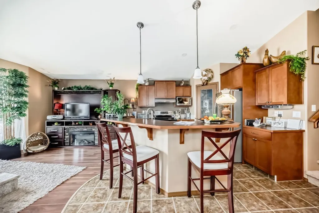 493 Squamish Lane W Lethbridge AB T1K 7W7