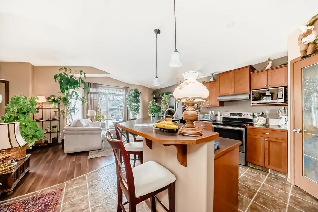 493 Squamish Lane W Lethbridge AB T1K 7W7