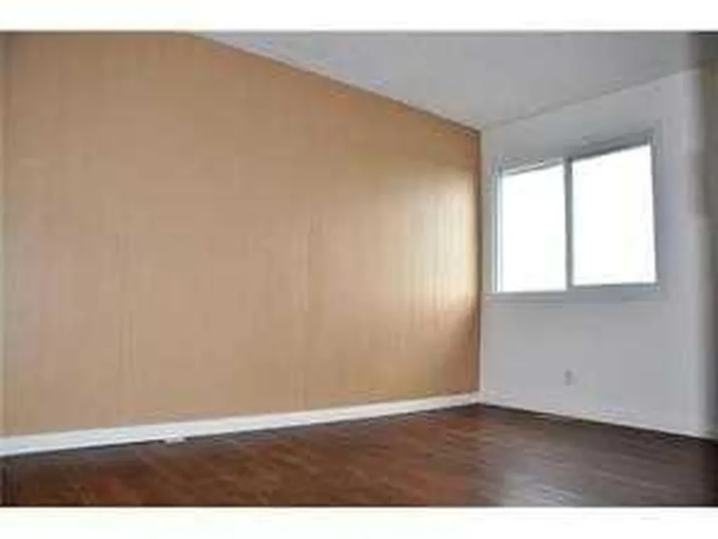 6147 Buckthorn Road NW Calgary AB T2K2Z2