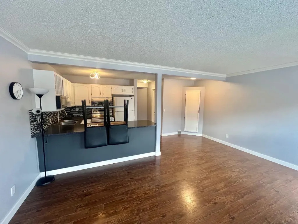 123 Country Hills Villas NW Calgary AB T3K 4S8