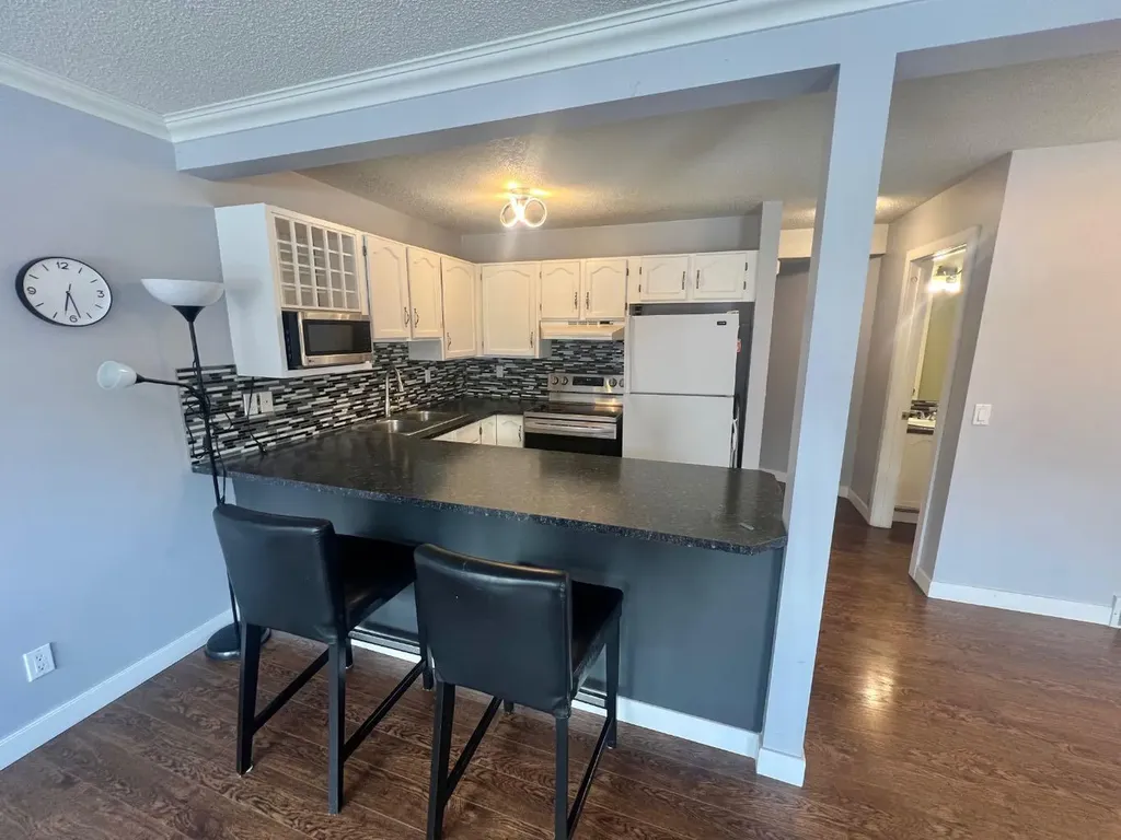 123 Country Hills Villas NW Calgary AB T3K 4S8