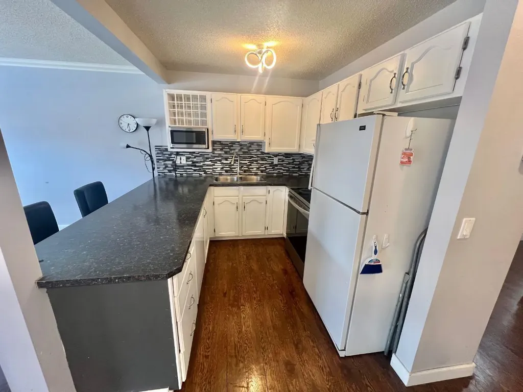 123 Country Hills Villas NW Calgary AB T3K 4S8