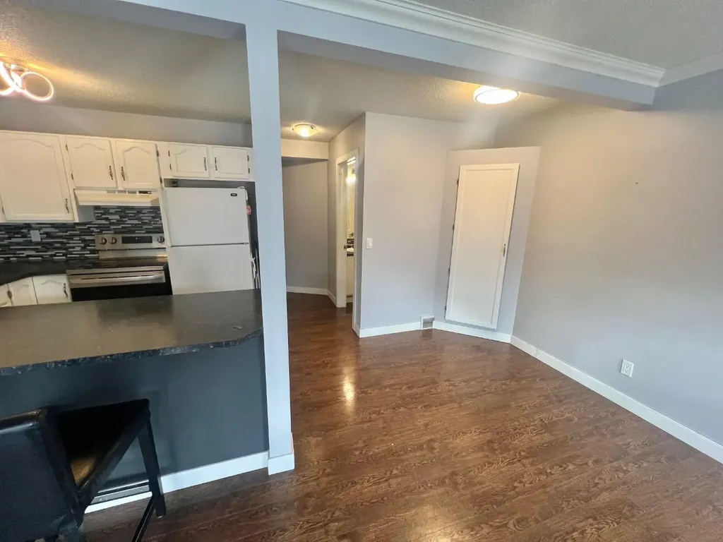 123 Country Hills Villas NW Calgary AB T3K 4S8