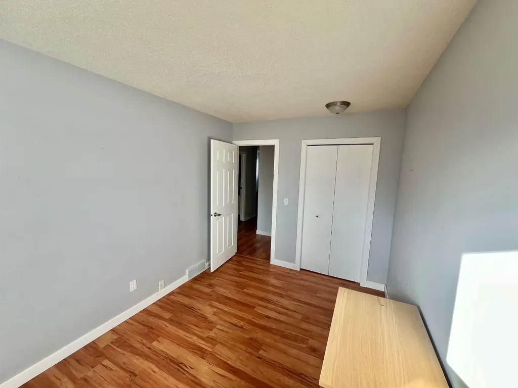 123 Country Hills Villas NW Calgary AB T3K 4S8