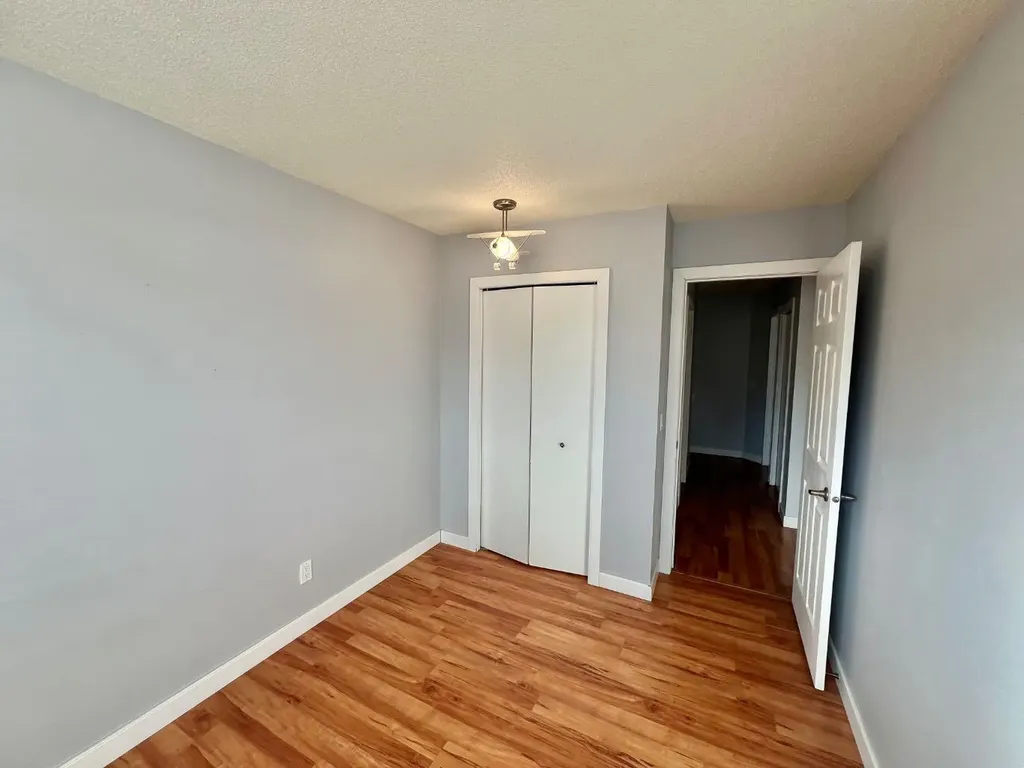 123 Country Hills Villas NW Calgary AB T3K 4S8