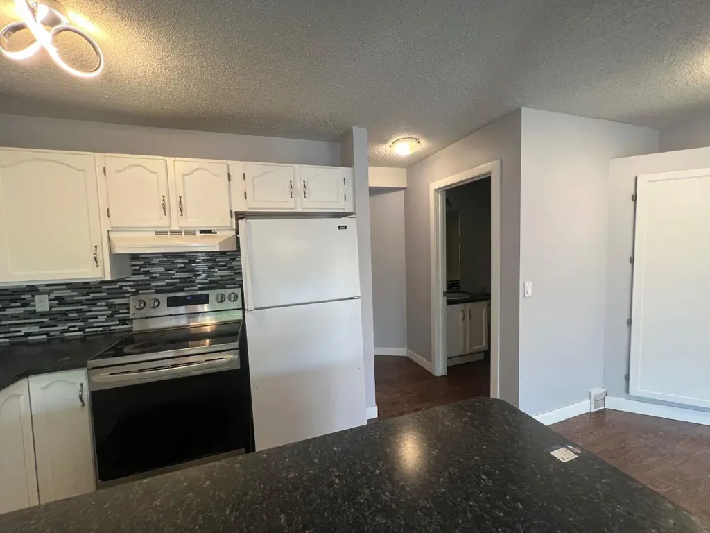 123 Country Hills Villas NW Calgary AB T3K 4S8