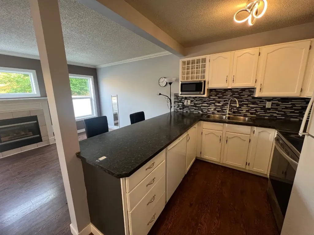 123 Country Hills Villas NW Calgary AB T3K 4S8