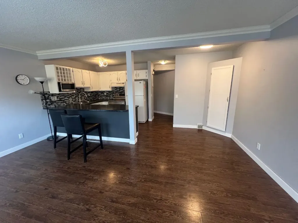 123 Country Hills Villas NW Calgary AB T3K 4S8