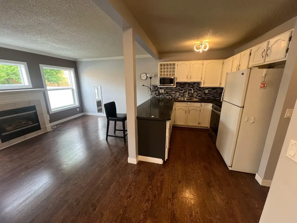 123 Country Hills Villas NW Calgary AB T3K 4S8