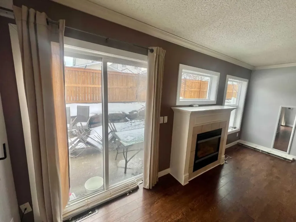 123 Country Hills Villas NW Calgary AB T3K 4S8