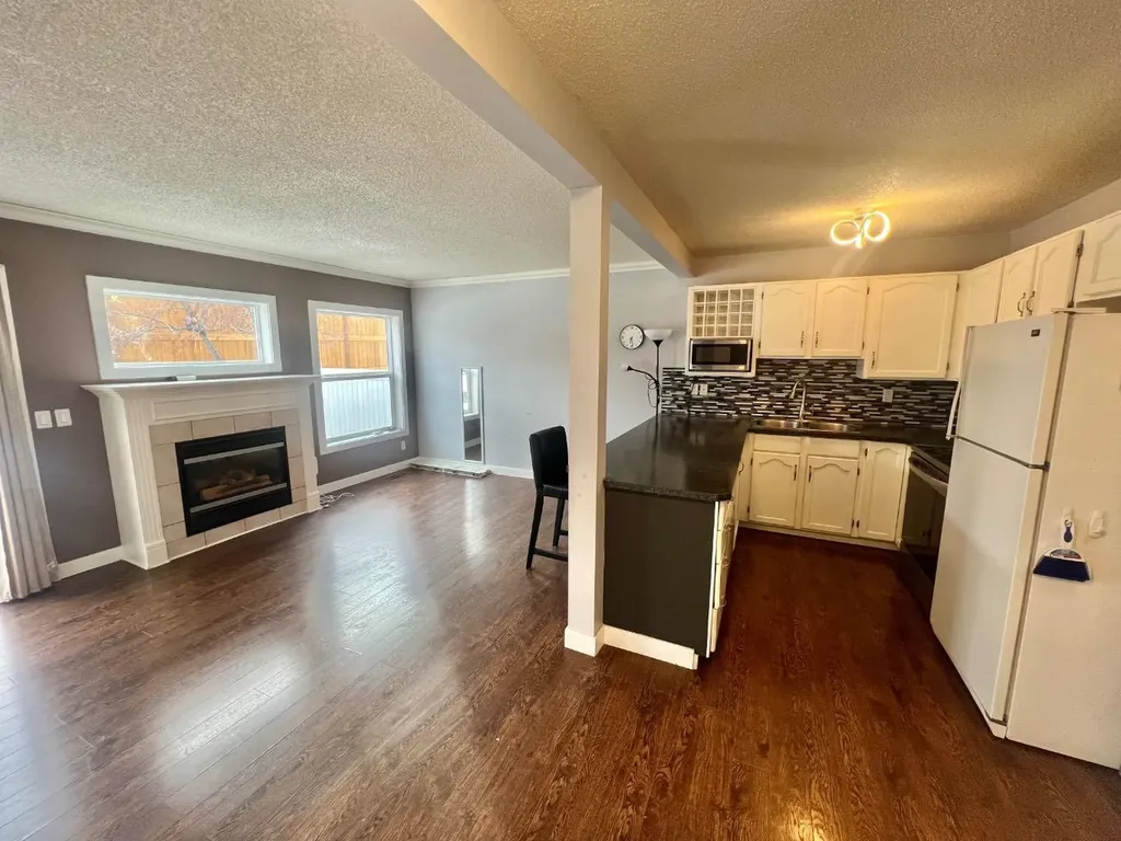 123 Country Hills Villas NW Calgary AB T3K 4S8