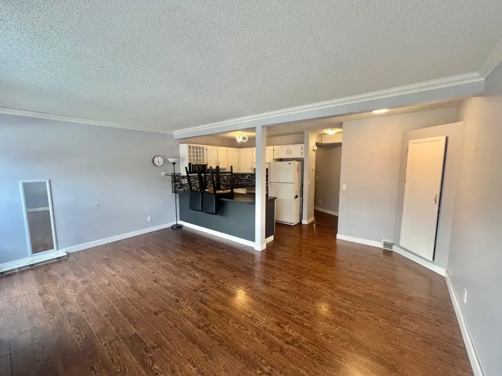 123 Country Hills Villas NW Calgary AB T3K 4S8