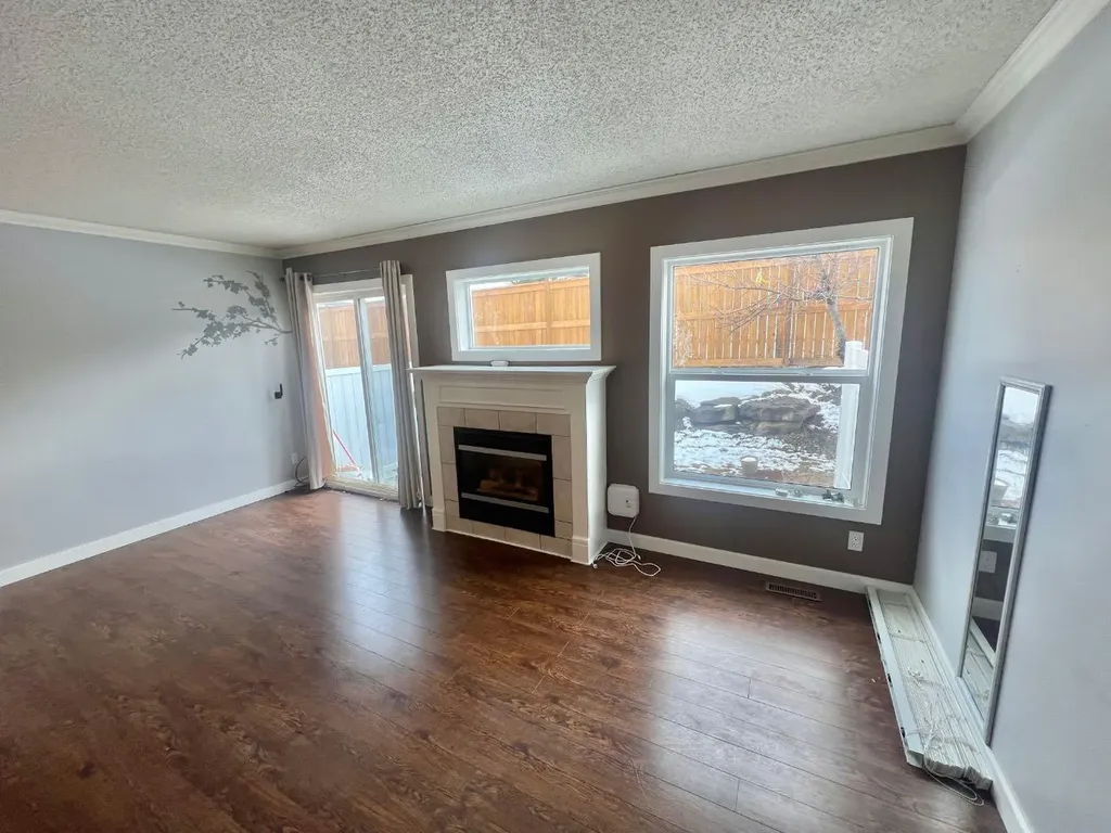 123 Country Hills Villas NW Calgary AB T3K 4S8