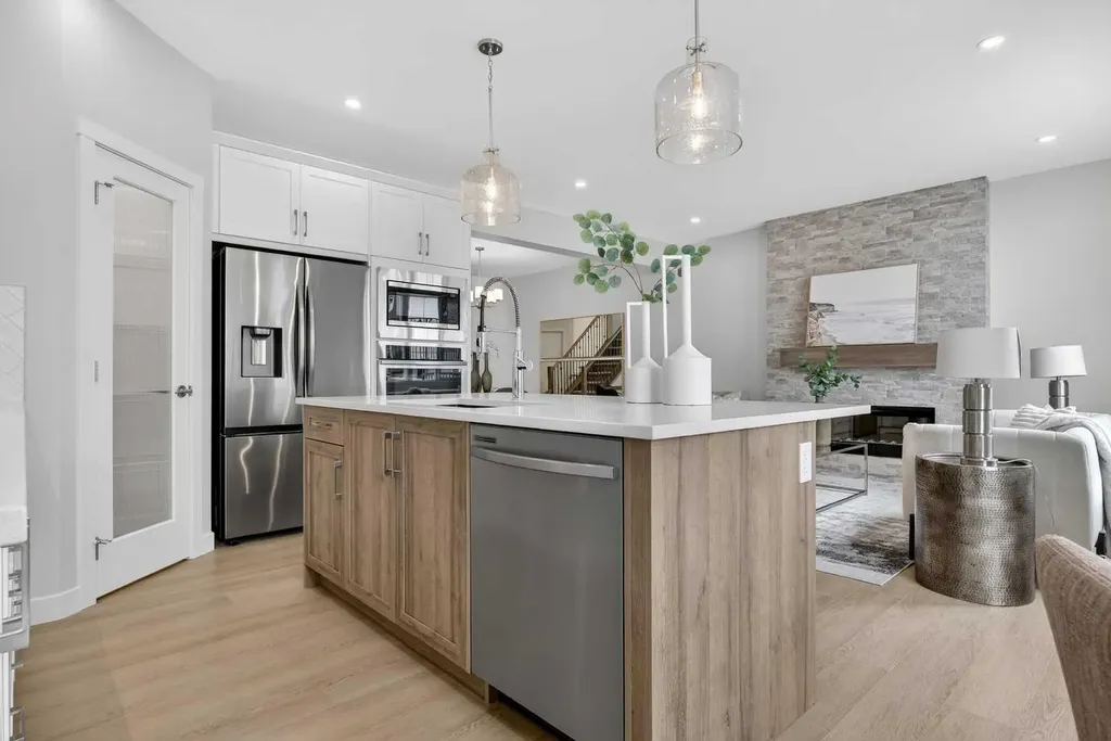 67 Versant Way SW Calgary AB T3M 4A4
