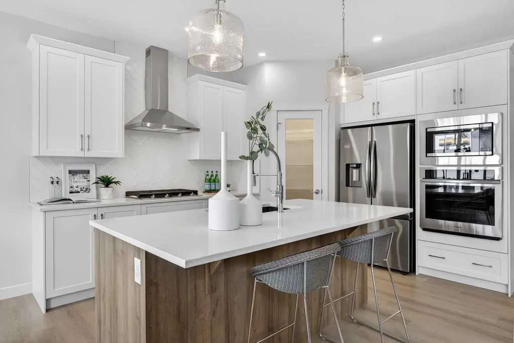 67 Versant Way SW Calgary AB T3M 4A4