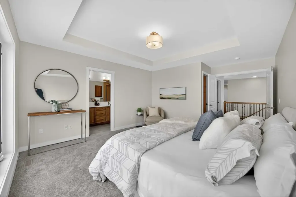 67 Versant Way SW Calgary AB T3M 4A4