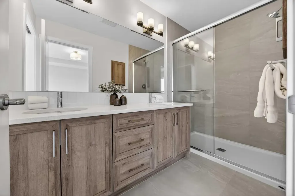 67 Versant Way SW Calgary AB T3M 4A4