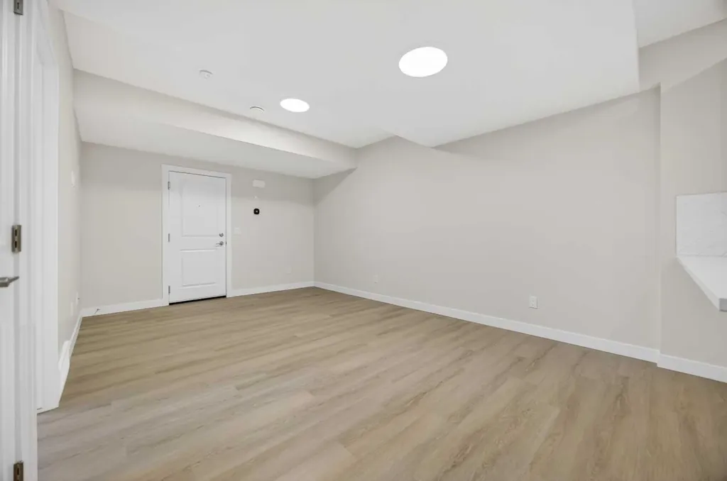 67 Versant Way SW Calgary AB T3M 4A4
