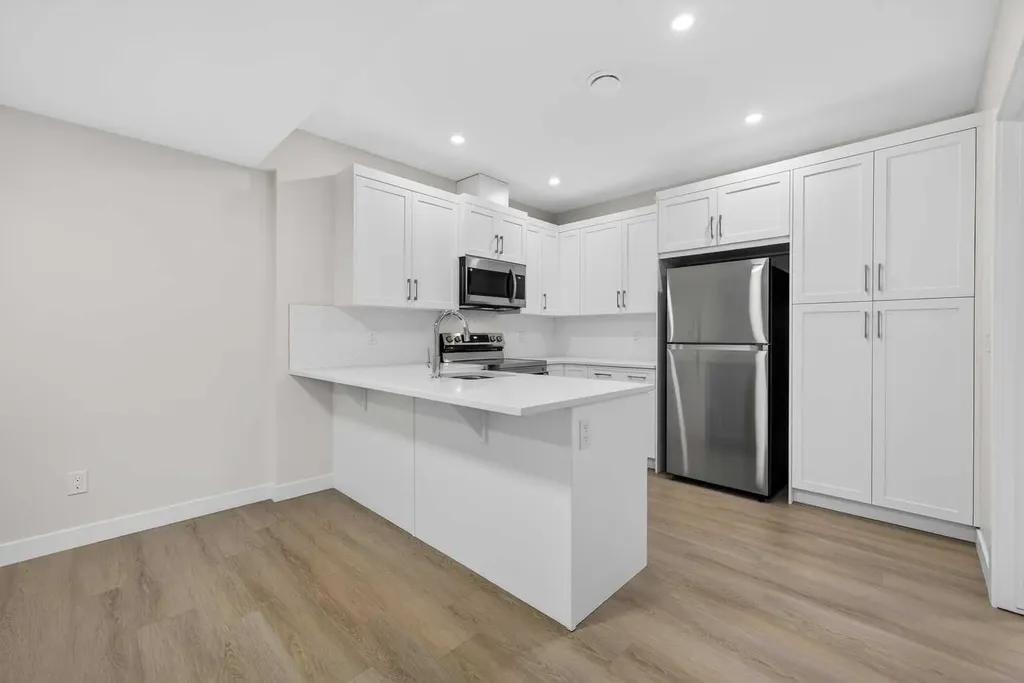 67 Versant Way SW Calgary AB T3M 4A4