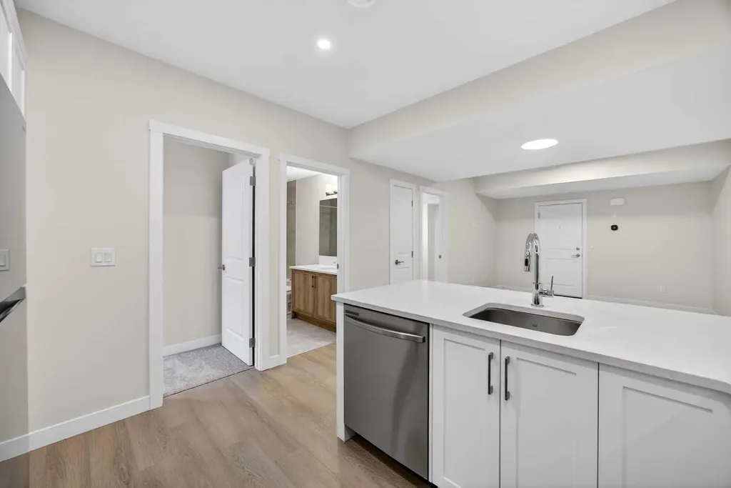 67 Versant Way SW Calgary AB T3M 4A4
