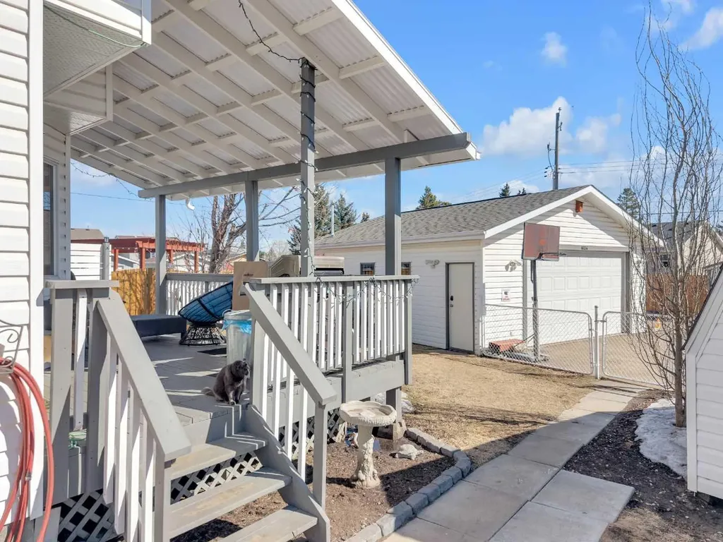 6134 52 Street Close Ponoka AB T4J 1E8