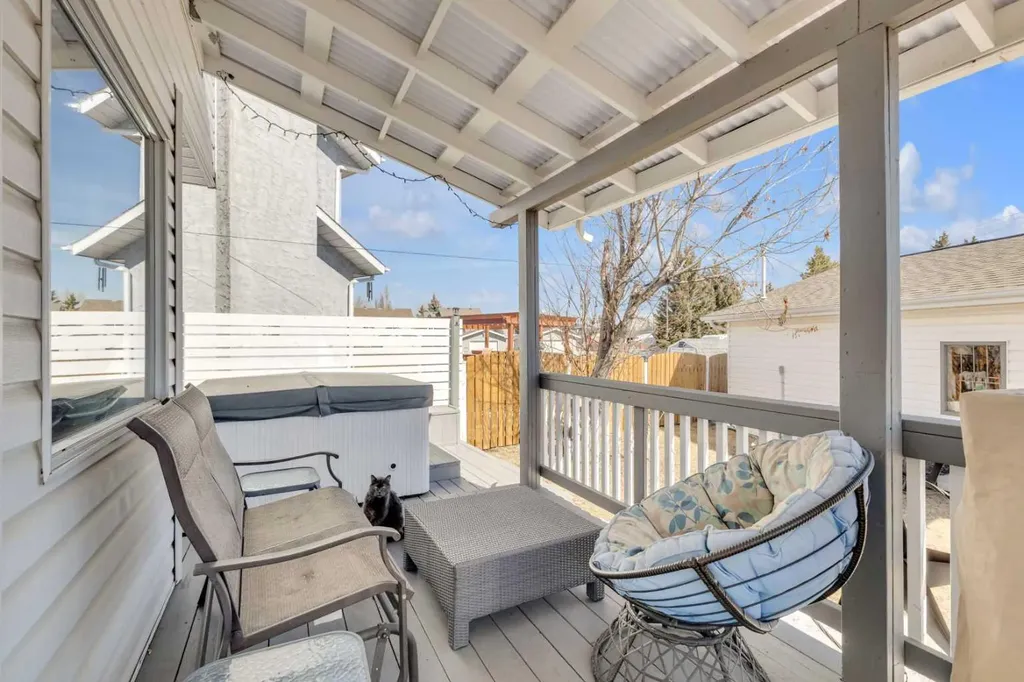 6134 52 Street Close Ponoka AB T4J 1E8
