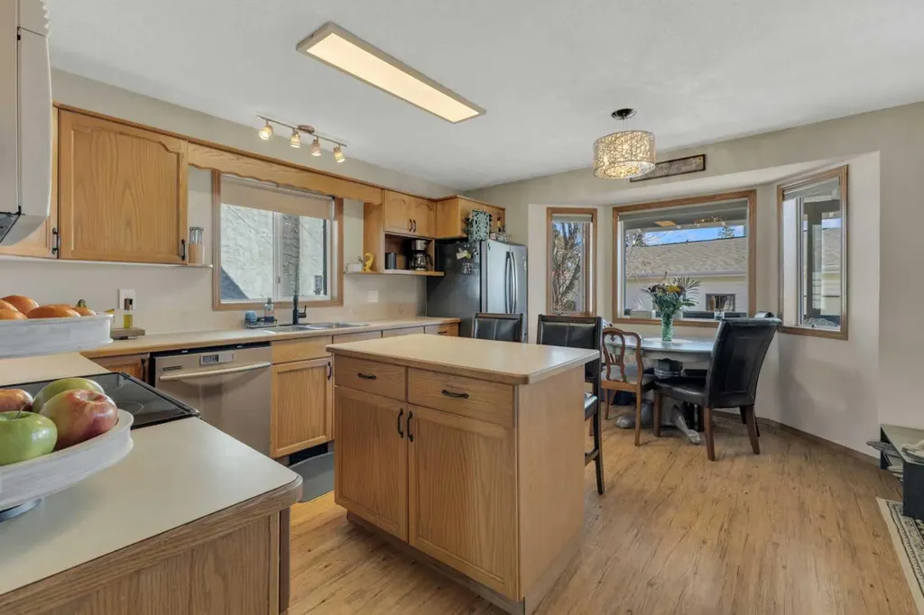6134 52 Street Close Ponoka AB T4J 1E8