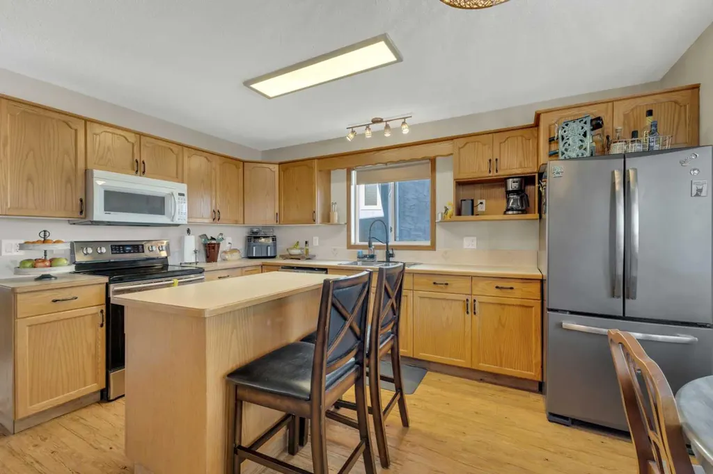 6134 52 Street Close Ponoka AB T4J 1E8