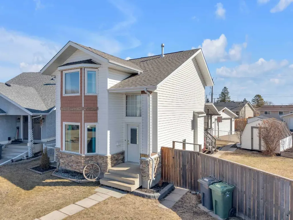 6134 52 Street Close Ponoka AB T4J 1E8