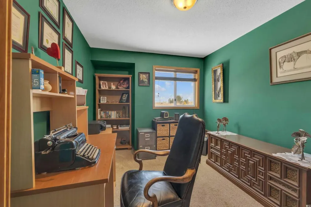 6134 52 Street Close Ponoka AB T4J 1E8