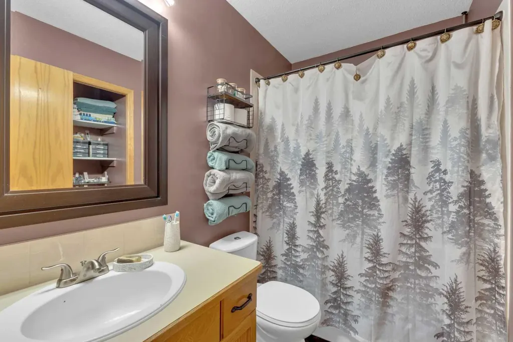 6134 52 Street Close Ponoka AB T4J 1E8