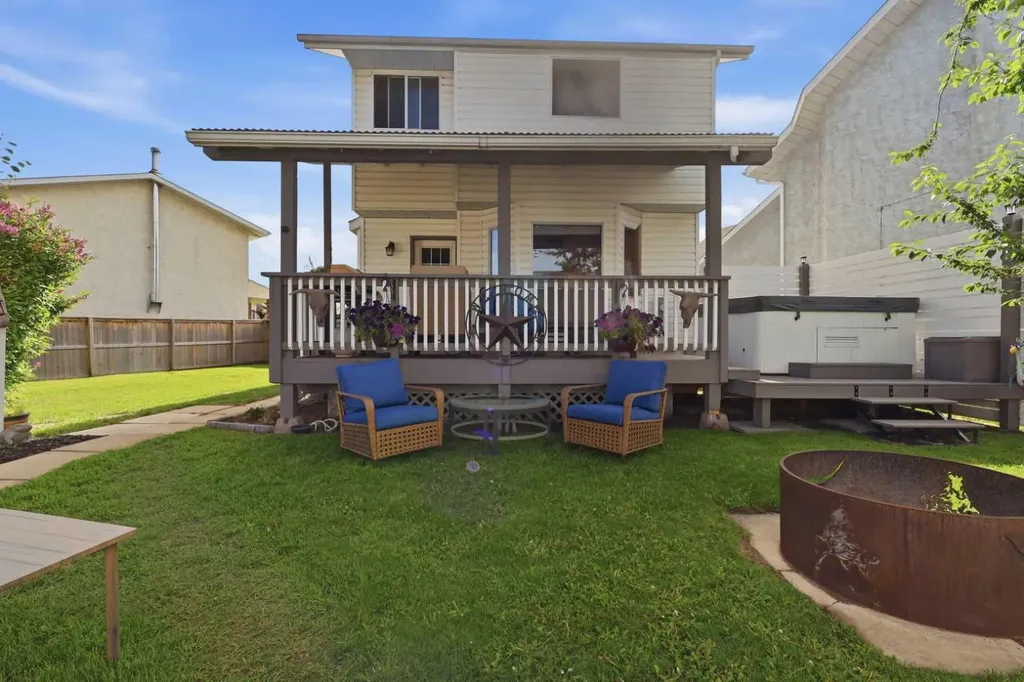 6134 52 Street Close Ponoka AB T4J 1E8