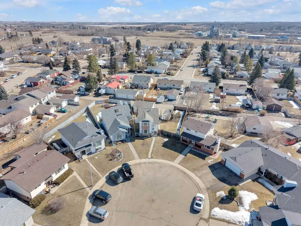 6134 52 Street Close Ponoka AB T4J 1E8